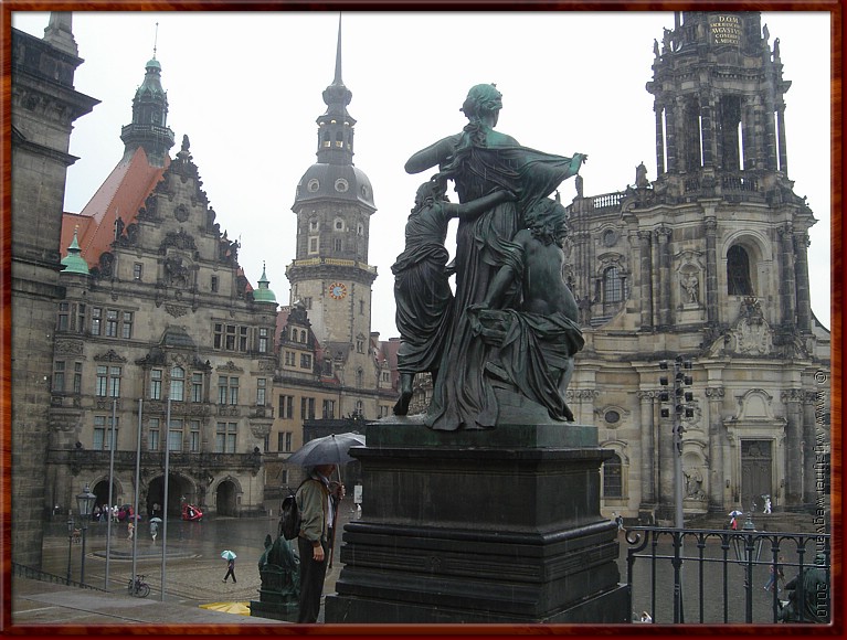 19 - Dresden - Schloss Platz.jpg