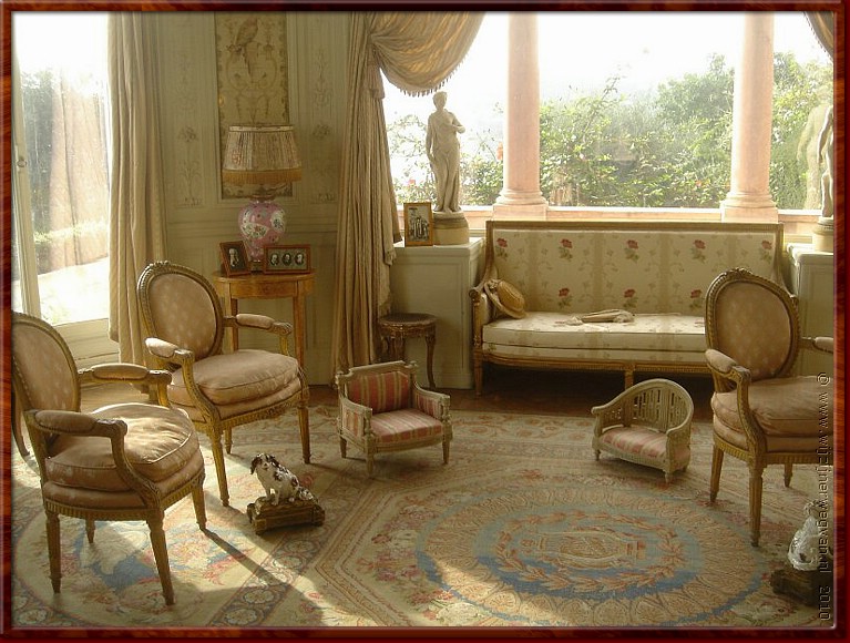13 - Villa Ephrussi de Rothschild - Suite Madame met hondenfauteuils.jpg