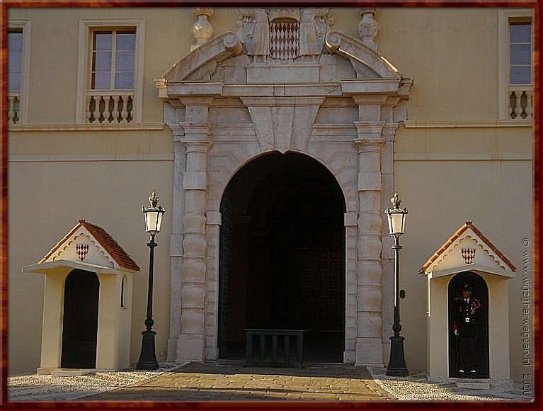 49 - Monaco - Palais Princier - Vacature paleiswacht, binnen bevragen.jpg