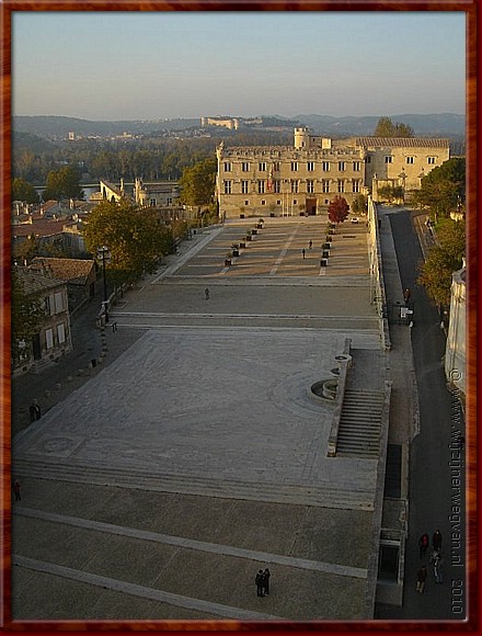 25 - Avignon - Place du Palais.jpg