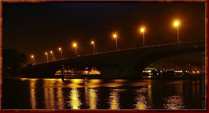 32 - Avignon - Pont Edouard Daladier- Oversteek naar de stad.jpg