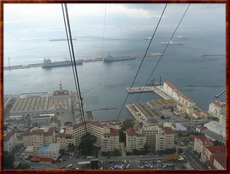 043 - Gibraltar - Met de kabelbaan naar de top van de Rots.jpg