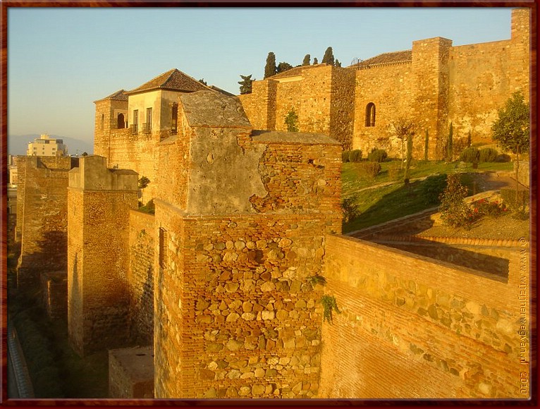 055 - Mlaga - Alcazaba in het licht van de opkomende zon.jpg