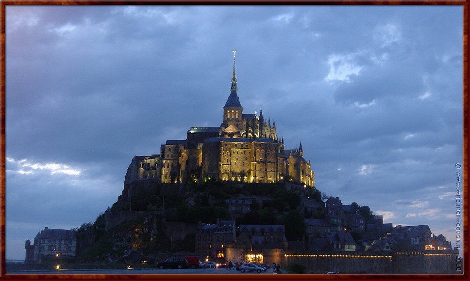 14 - Le Mont St Michel by night.jpg