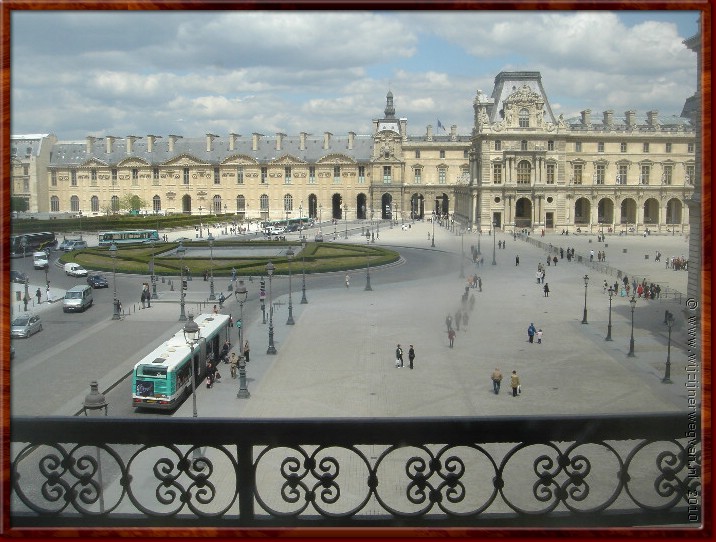 12 Parijs - Muse du Louvre - De binnenplaats.jpg