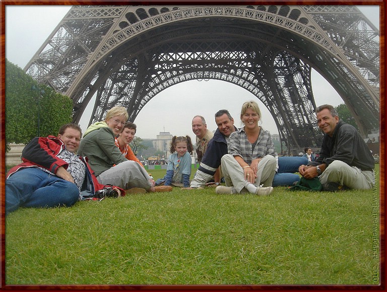 27 Parijs - Tour Eiffel - en wie kwamen wij daar tegen....jpg