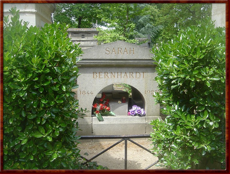 57 Parijs - Pre Lachaise - Sarah Bernhardt.JPG