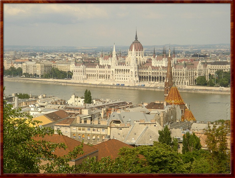 019 Budapest - Parlement.jpg