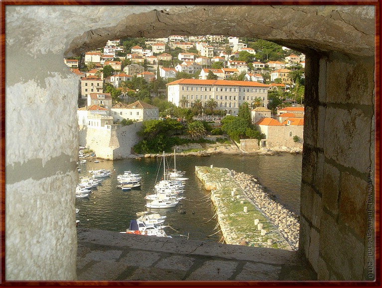 22 Dubrovnik - Haven vanaf de stadsmuur.jpg