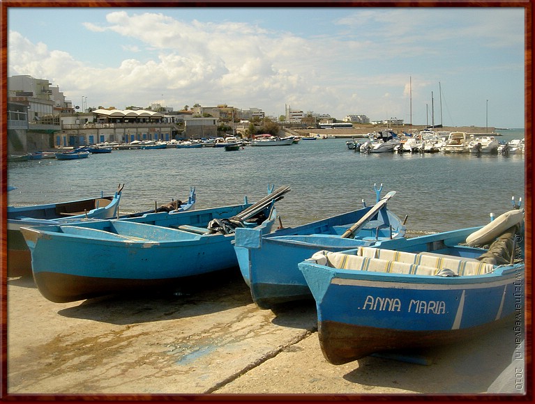 19 Bari - Zo, die hebben hun bootjes op het droge!.JPG