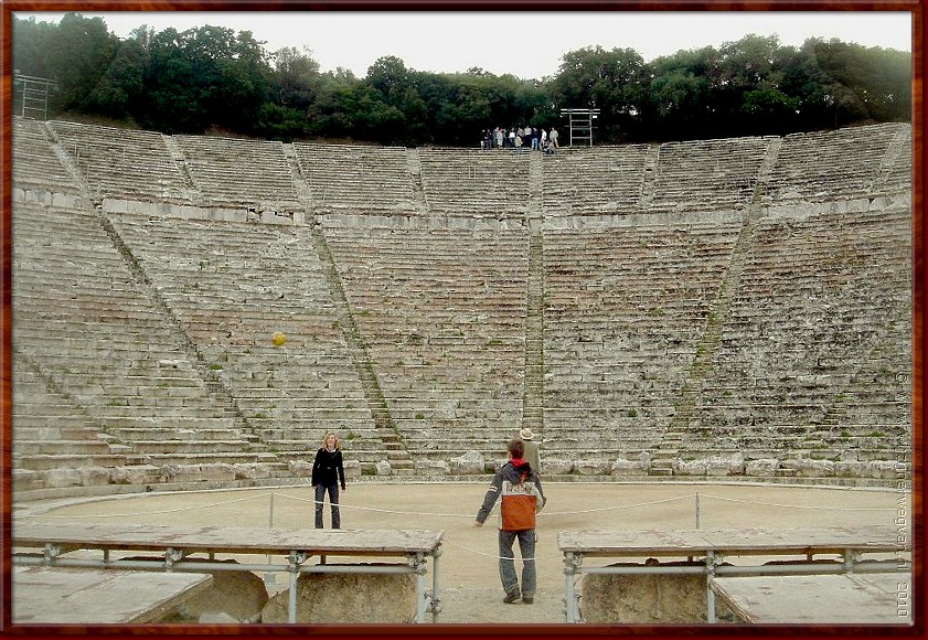 17 Epidavros - Theater of stadion.jpg