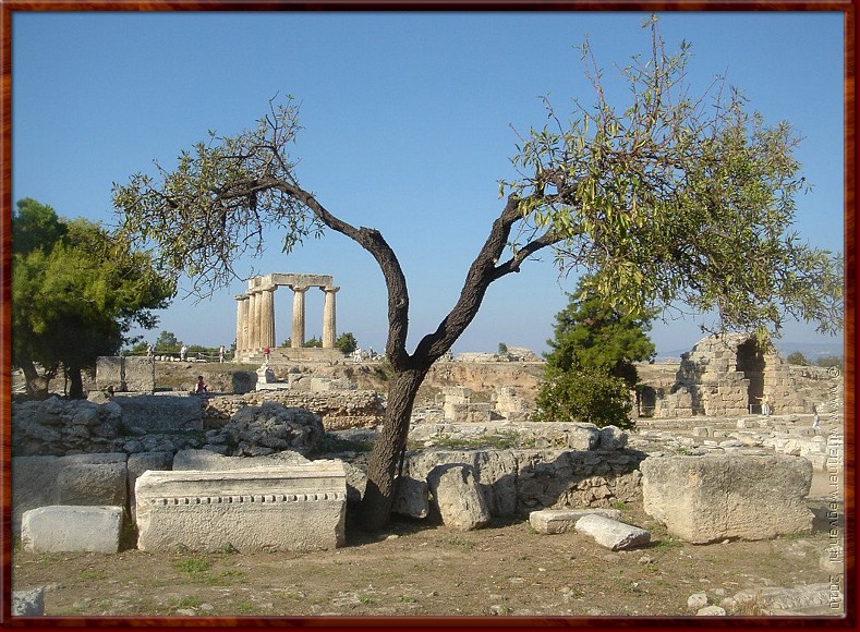 21 Antiek Korinthe - Tempel van Apollo.JPG