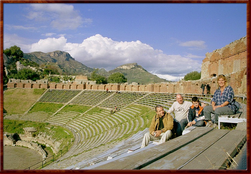 28 Taormina - Grieks theater - VIP-seats.jpg