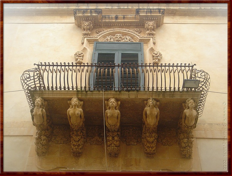 08 Noto - Hangplek.jpg