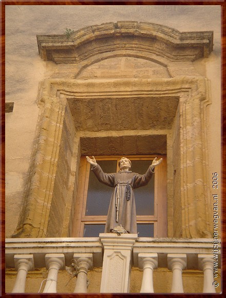 27 Agrigento - Kerk van de heilige Franciscus - Zooooo groot was-tie!.jpg