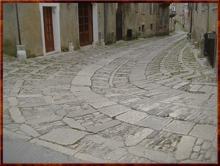 11 Erice - Klinkerstraatje.jpg