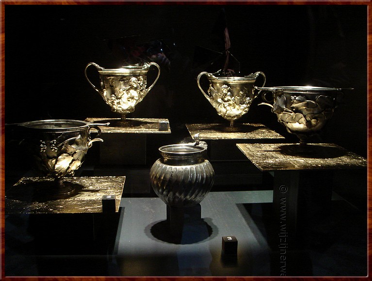 43 Napels - Pompei - House of the Silverware.JPG