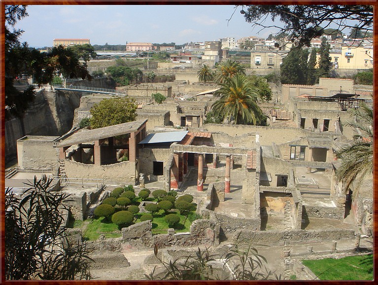 46 Herculaneum - Bij dezelfde uitbarsting van de Vesuvius in 79 ....JPG