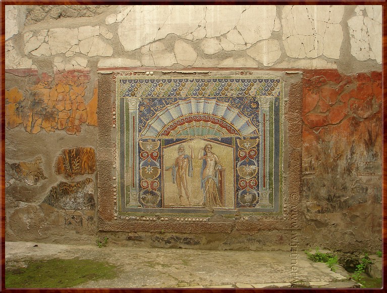 52 Herculaneum - Mozaiekmuur .JPG