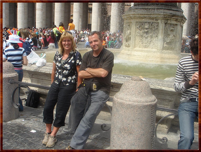 054 Vaticaan - Pasen - Nog eentje in de voortuin, dan vinden wij het welletjes.jpg