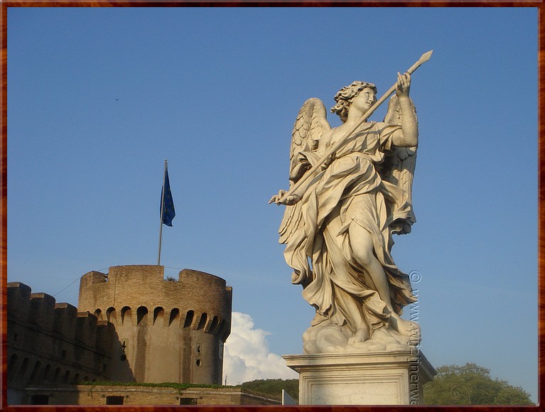 058 Rome - Engelenbrug - Geen echte Bernini.JPG