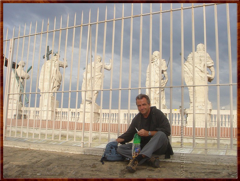 089 Vaticaan - St Pieter Basiliek - Lunch in goed gezelschap op de St Pieter.JPG