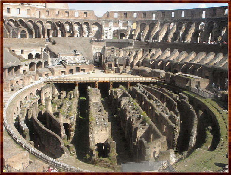 103 Rome - Colosseum - Kolossaal!.jpg