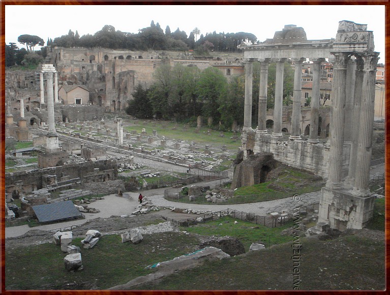 106 Rome - Forum.JPG