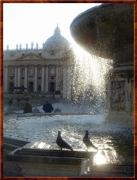 124 Vaticaan - Maderno Fontein.JPG