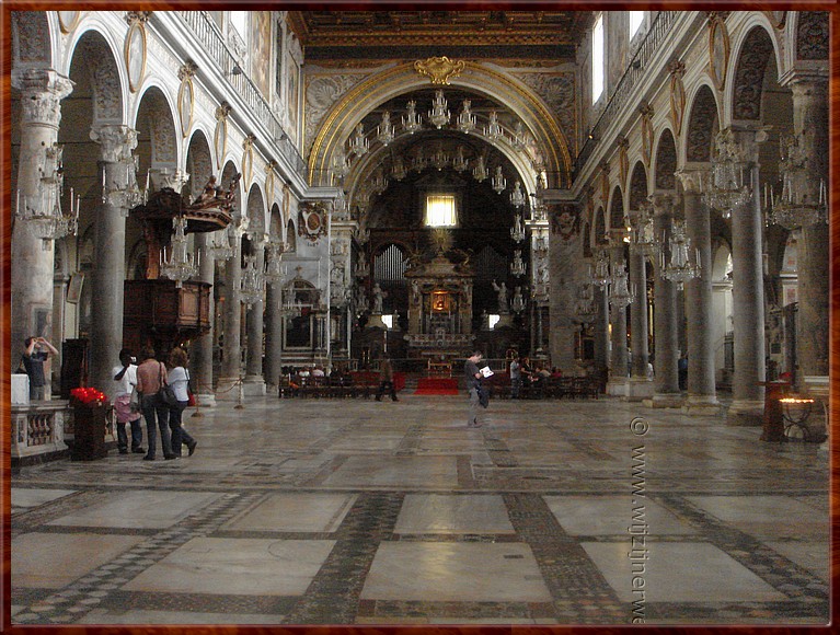 132 Rome - Santa Maria in Aracoeli kerk - En er was licht.jpg