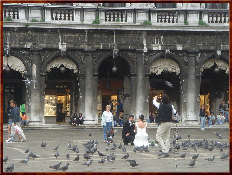 009 Venetië - Piazza San Marco - Tortelduifjes.JPG