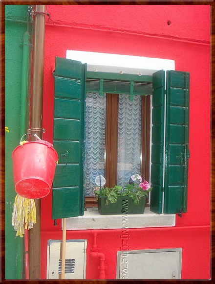 119 Burano - Bijpassende emmer.JPG