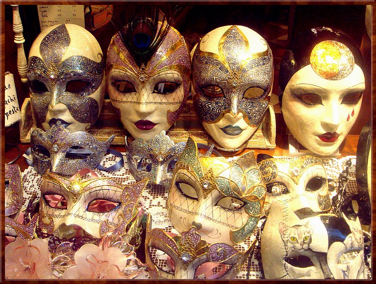 149 Venetië - For I wear a mask, a thousand masks ... .jpg