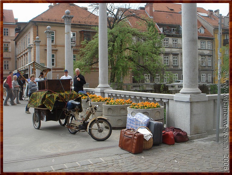 220 Ljubljana - Ik ga op reis en ik neem mee....JPG