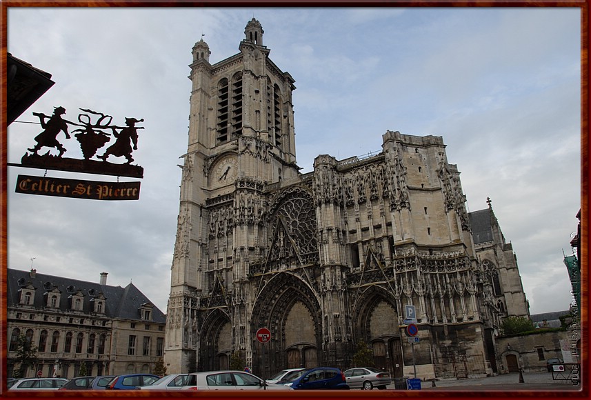 031 - Troyes - Saint Pierre Saint Paul kathedraal .JPG