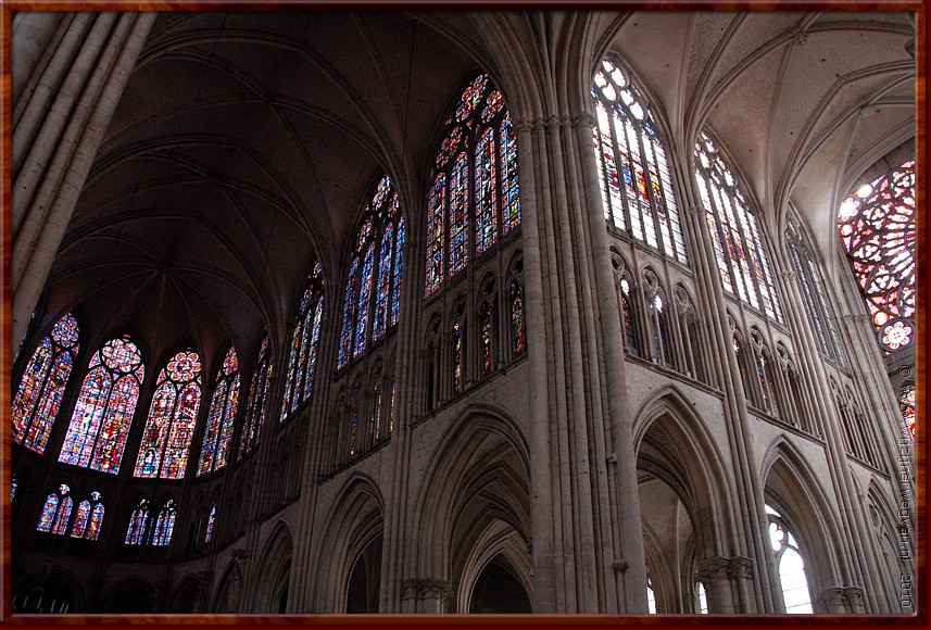 034 - Troyes - Saint Pierre Saint Paul kathedraal - Glasfanfare.JPG