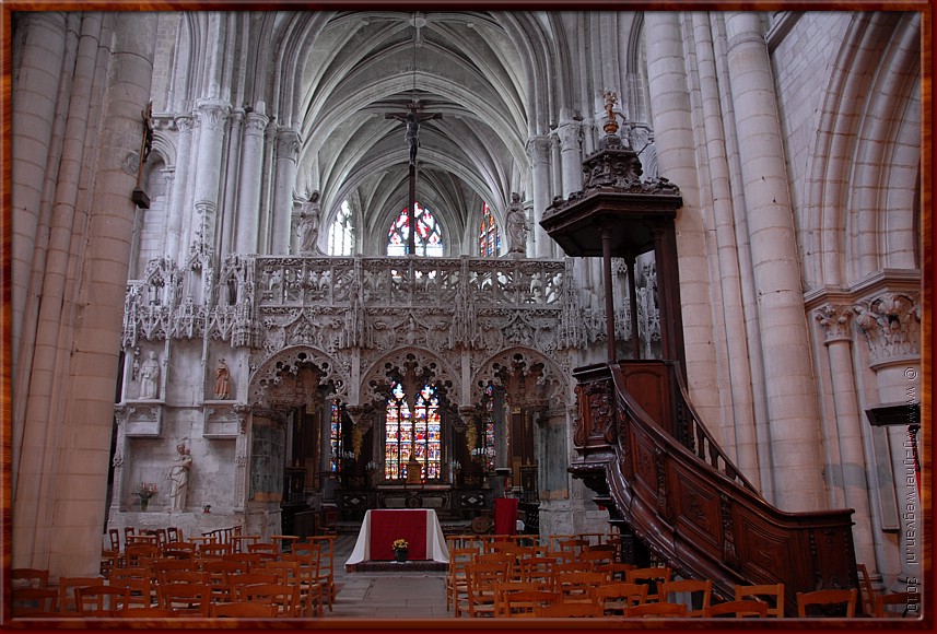 041 - Troyes - Sainte Madeleine kerk - Fijn filigrein.JPG