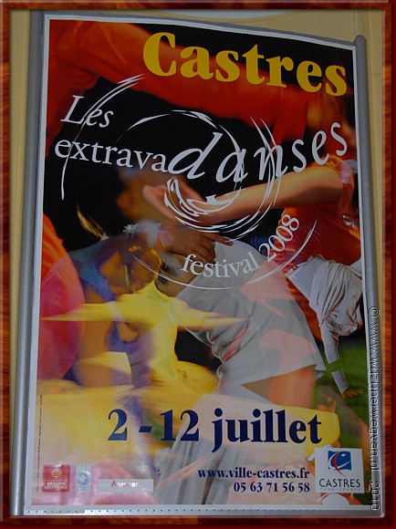 07 - Castres - Les Extravadanses - De poster.JPG