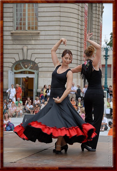 21 - Castres - Fransen dansen gaarne Spaanse dansen.JPG