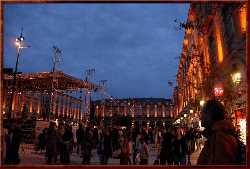 29 - Castres - Dans la rue.jpg