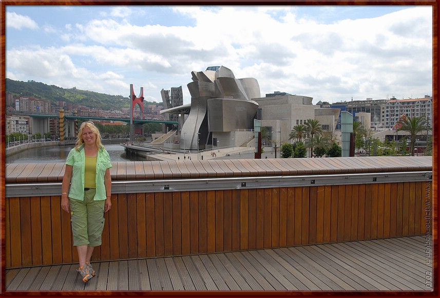 09 - Bilbao - Gugenheim museum vanaf de Pedro Arupebrug.JPG
