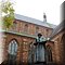 Jan Amos Comenius voor de kerk in Naarden Vesting