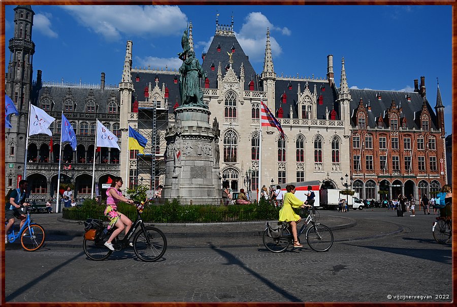 Brugge, Bruges 

Markt        56/63