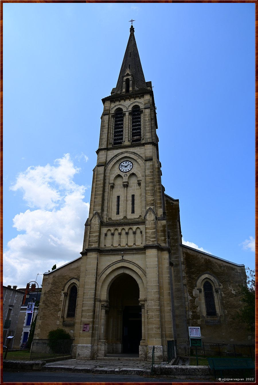 Eymet, Avenue de la Bastide 

Eglise Saint Martin        24/48