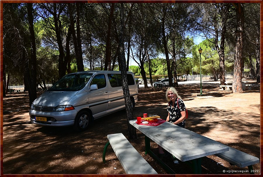 ,  

Lunch onderweg        21/83