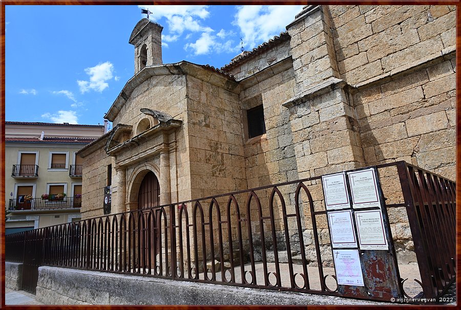 Ciudad Rodrigo, Plaza de Cristobal de Castollejo 

Iglesia de San Pedro (12e eeuw)        50/83