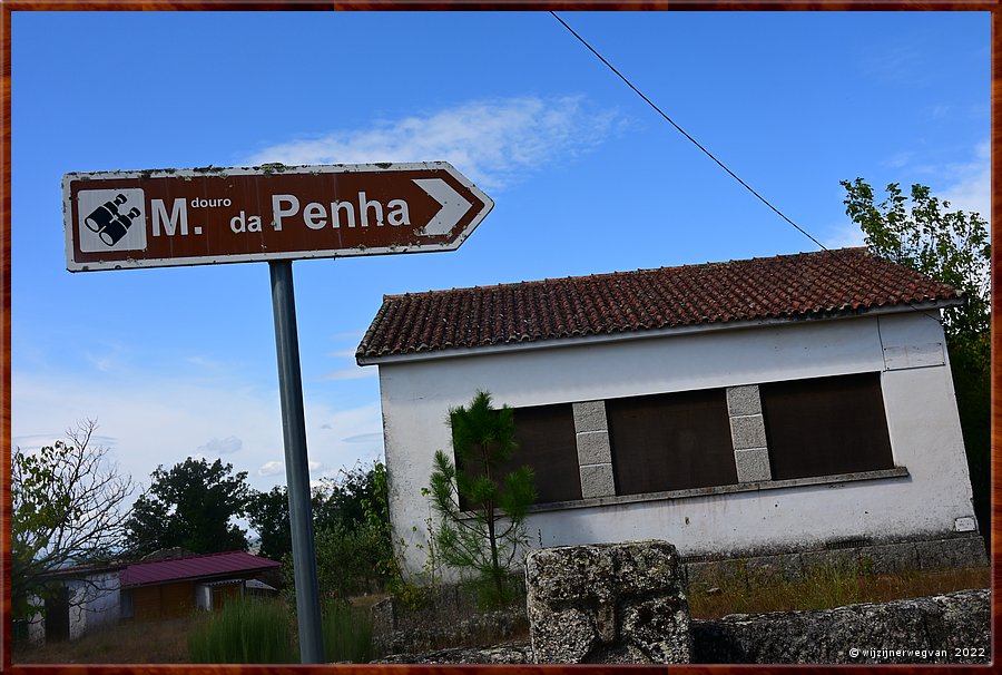 ,  

Op naar de Miradouro da Penha in Pvoa de So Cosme        33/53