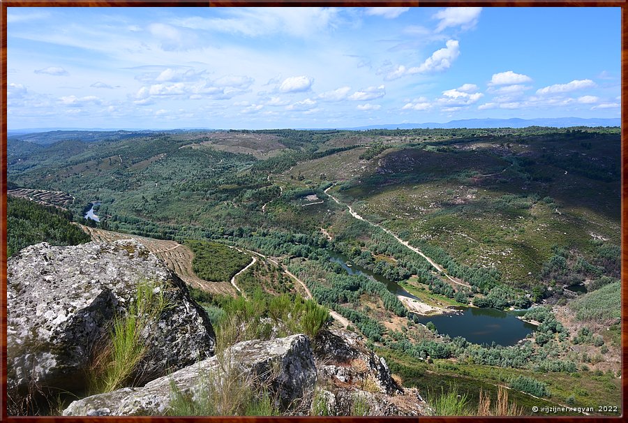 ,  

De Mondego stroomt verderop uit in de Douro        36/53