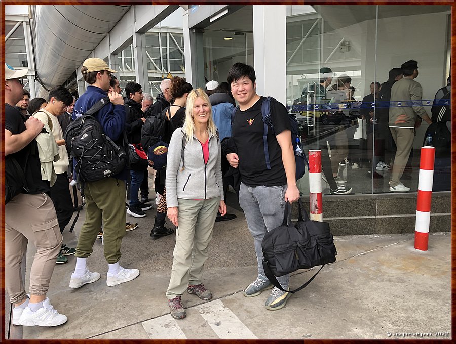 

Xiamen Airport - Afscheid nemen van de buurman  -  17/64