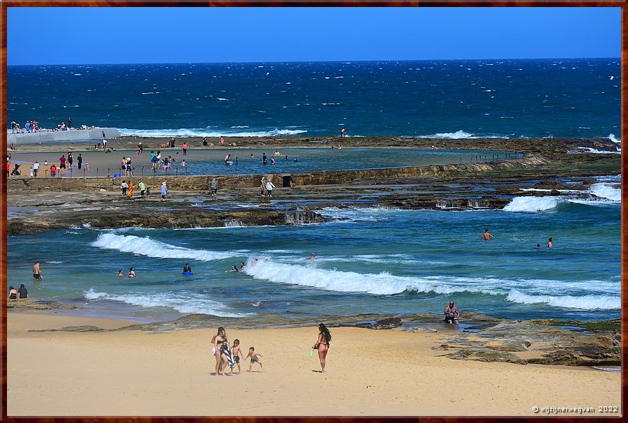 

Newcastle
Newcastle Beach met de Canoe Pool erachter ...  -  3/20